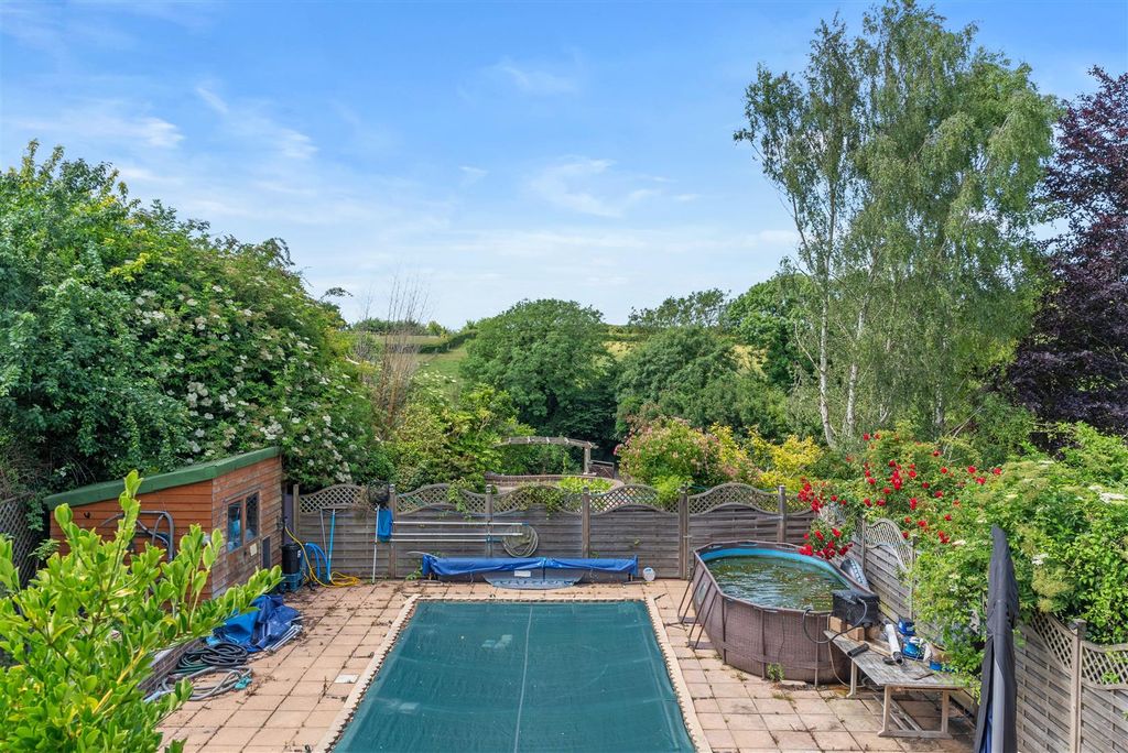 Property photo 3 of 30 Swimming Pool