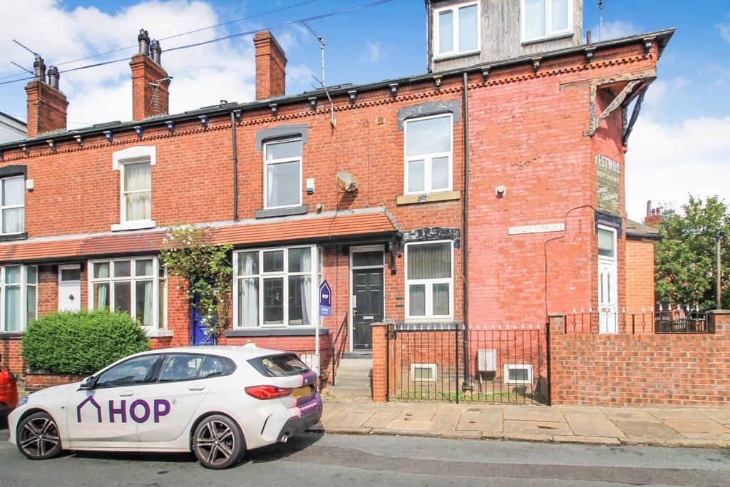 Property photo 3 of 17 Picture No. 27