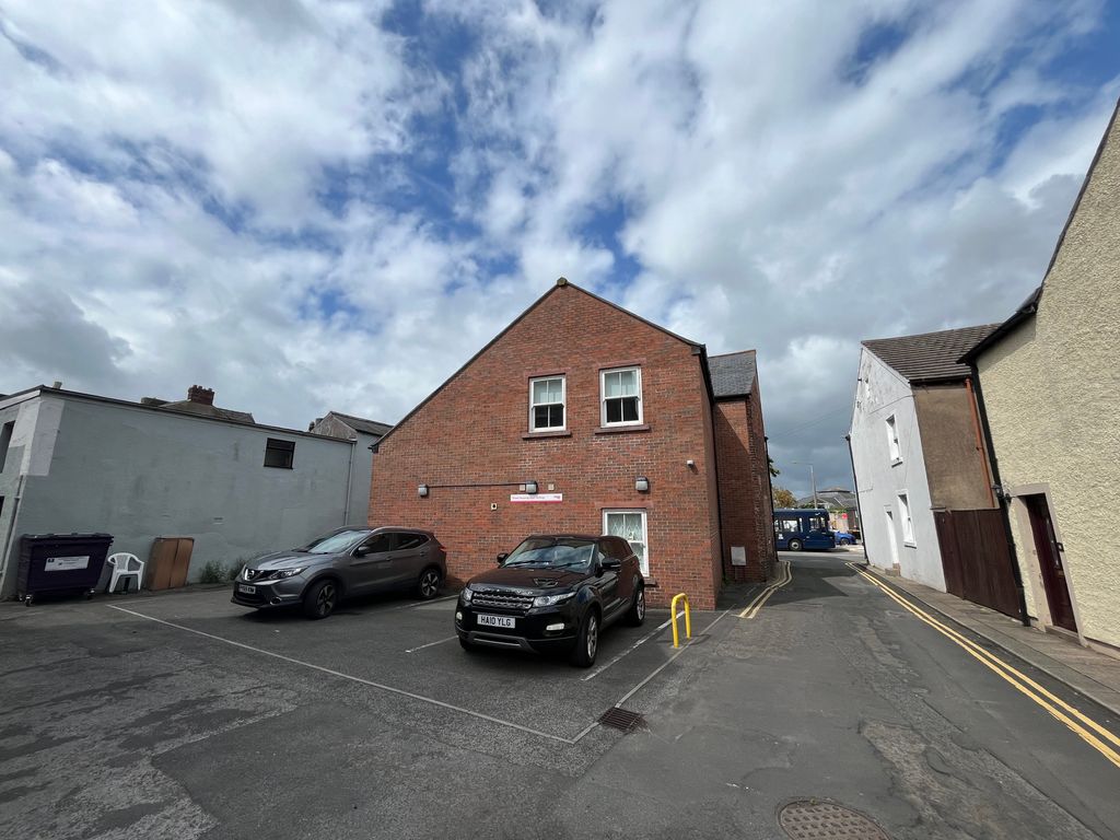 Property photo 3 of 3