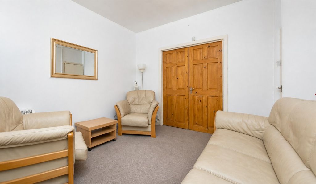 Property photo 3 of 22 Picture No. 05