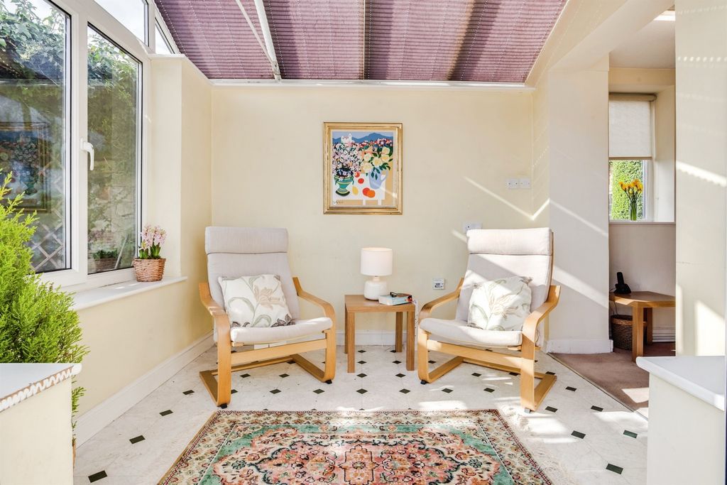 Property photo 3 of 17