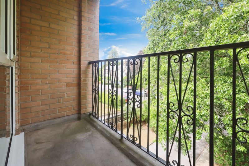 Property photo 1 of 11 Photo 3