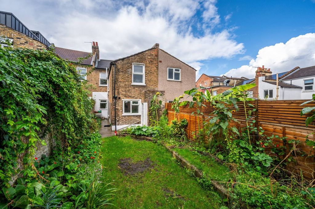 Property photo 3 of 12