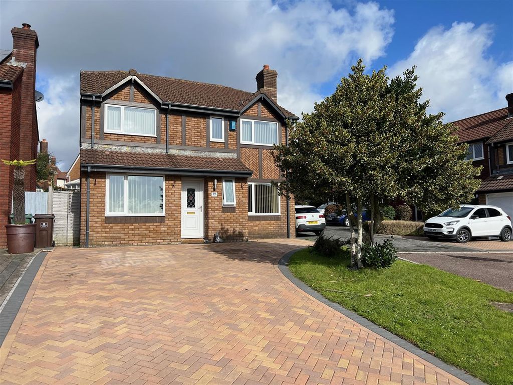 Property photo 1 of 23 Close, Plympton, Plymouth Pl7 2Gl