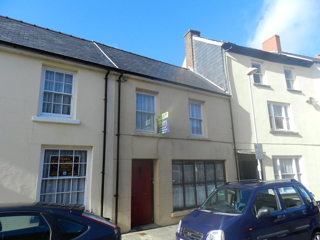 Property photo 1 of 10 Picture No. 02