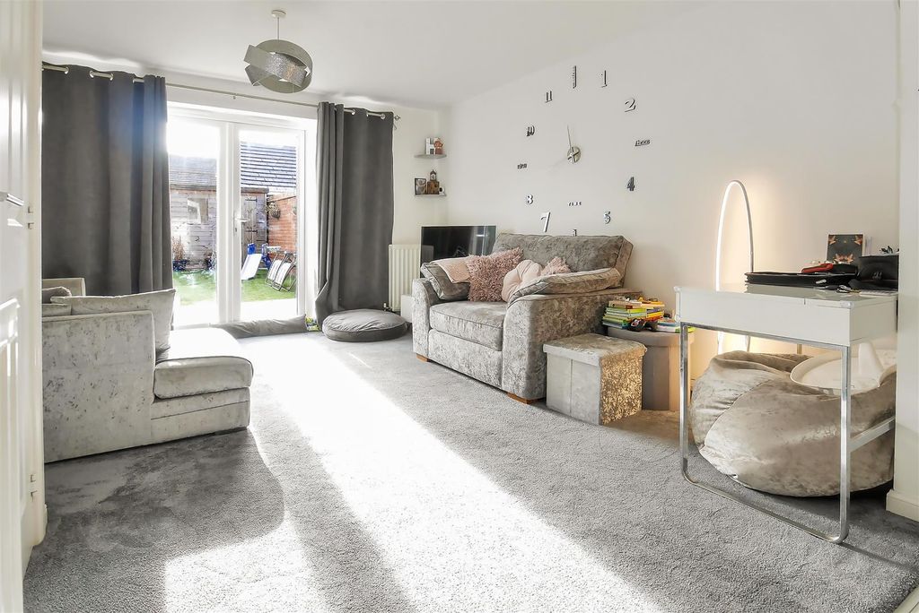 Property photo 3 of 15 P1090266.Jpg