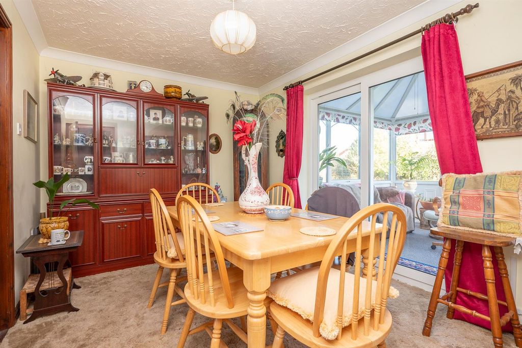 Property photo 2 of 22 16Lancasterrose,Mundesley-31.Jpg