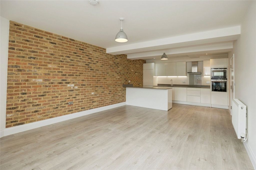Property photo 1 of 17 Picture No. 13