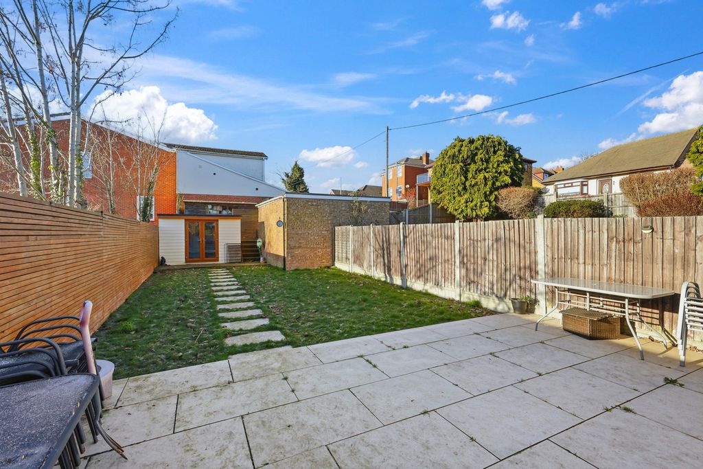 Property photo 2 of 26