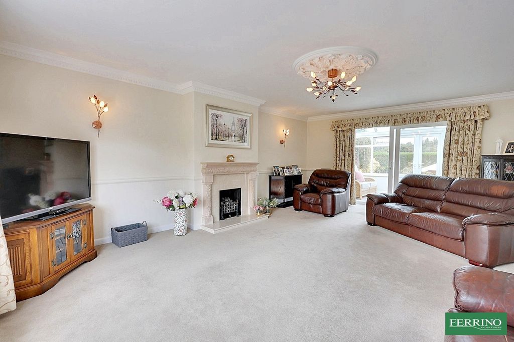 Property photo 3 of 24 Sitting Room