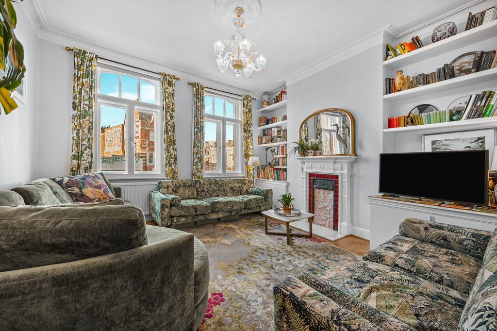 Property photo 1 of 12