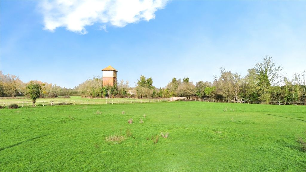 Property photo 2 of 20 Picture No. 27