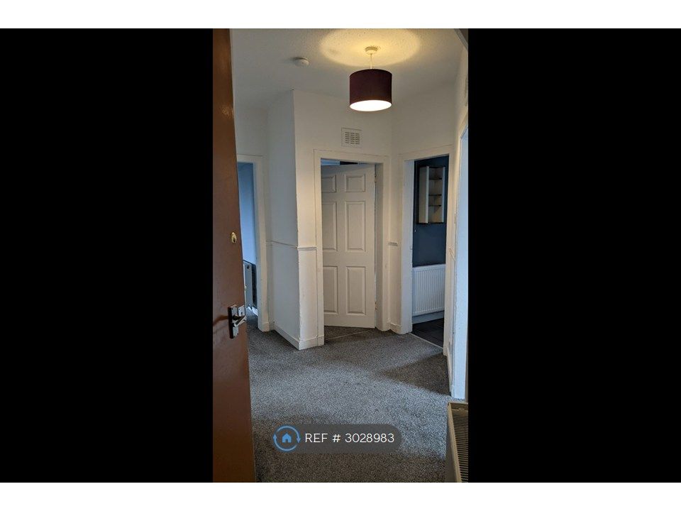 Property photo 3 of 9 Hallway