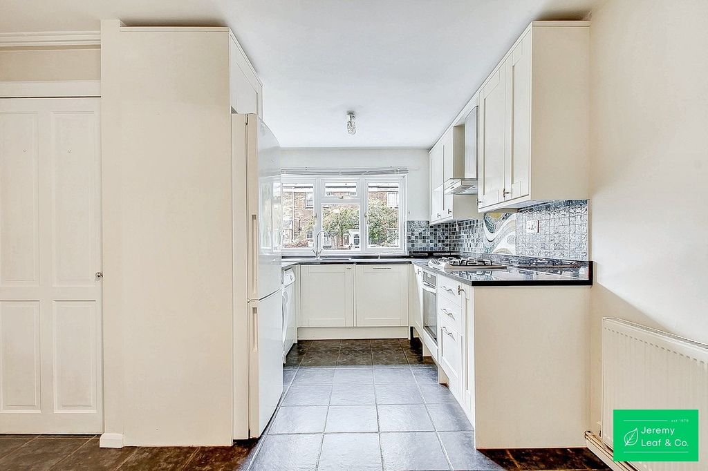 Property photo 2 of 22