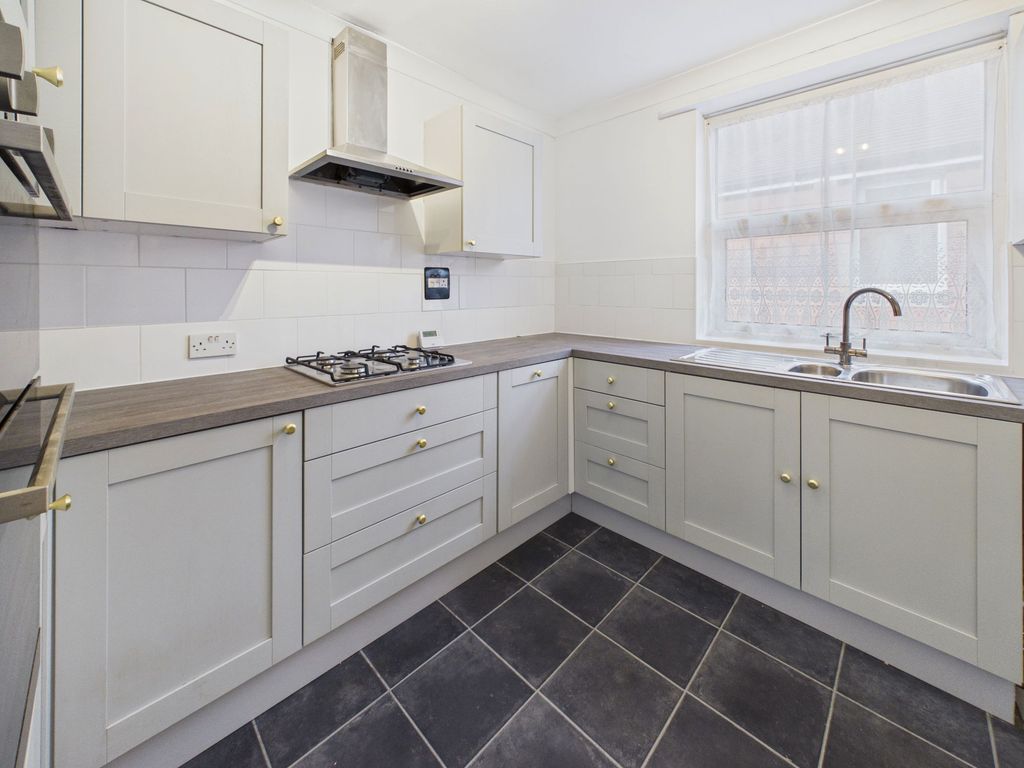 Property photo 2 of 13 Kitchen