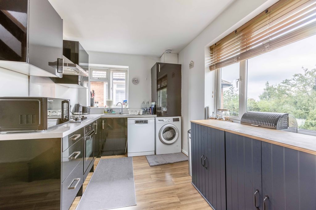 Property photo 3 of 15 21Rm (5 Of 19)