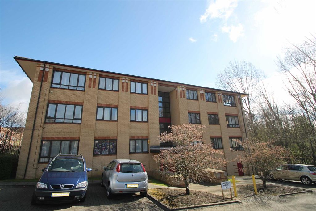 Property photo 1 of 10