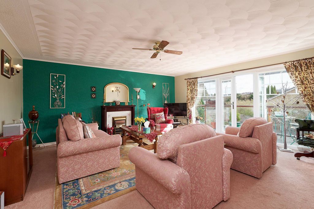 Property photo 2 of 30