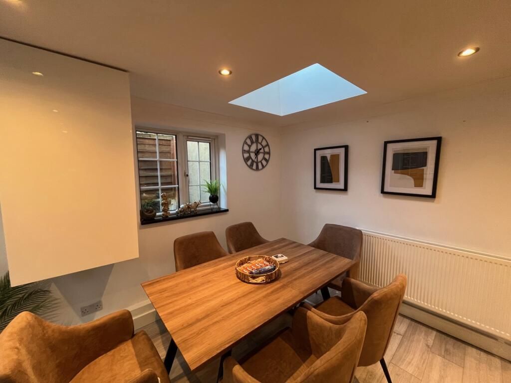 Property photo 3 of 11 Dining Room