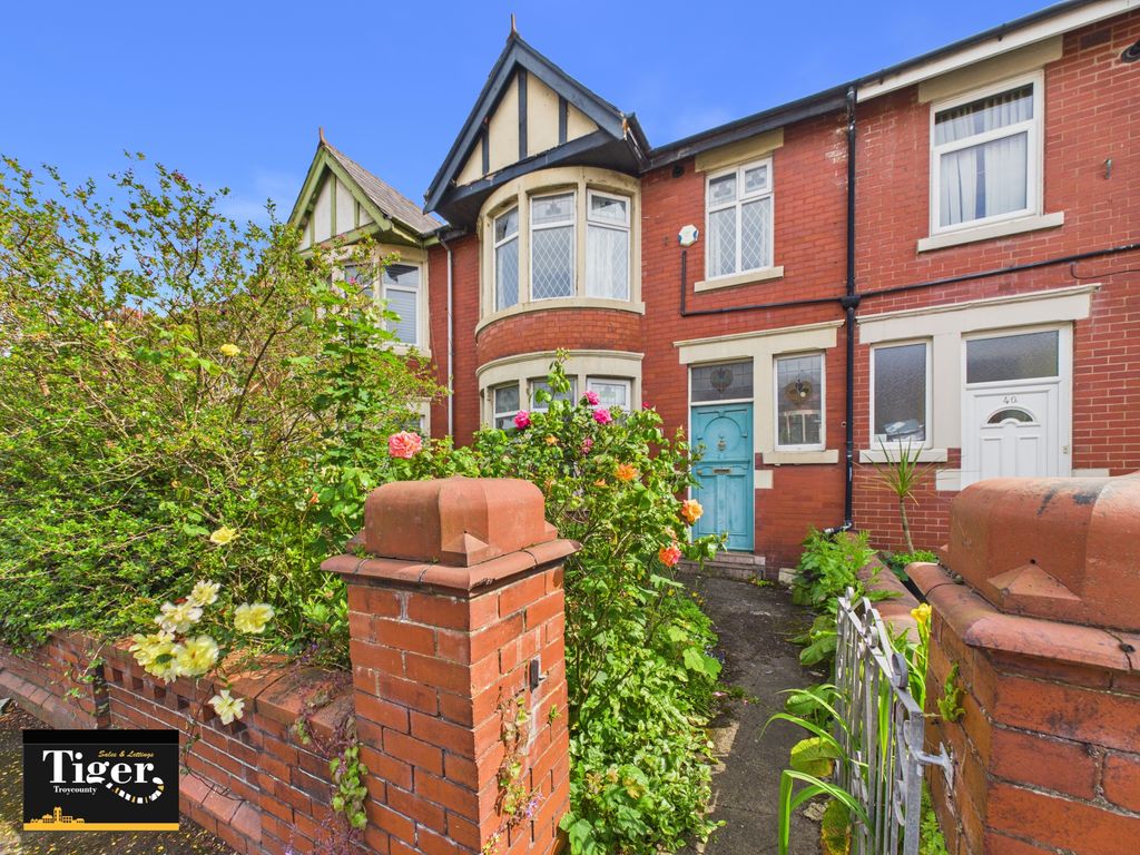 Property photo 1 of 18 Cam03440G0-Pr0620-Still017