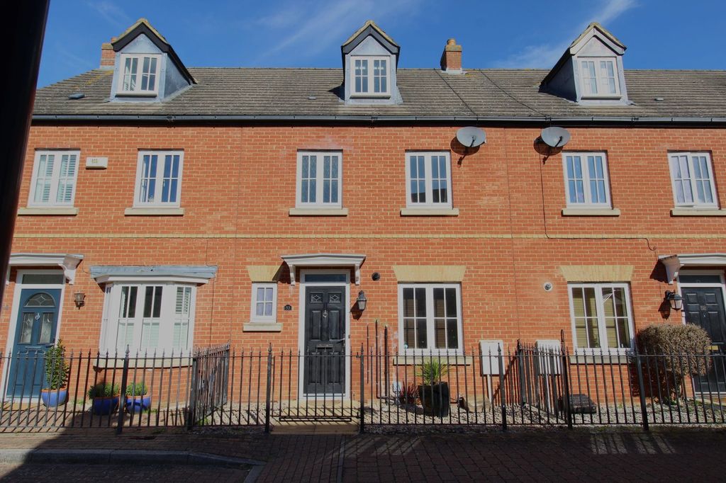 Property photo 1 of 17 Front