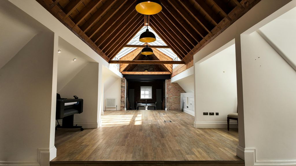 Property photo 1 of 15 Derwent Room.10.Jpg
