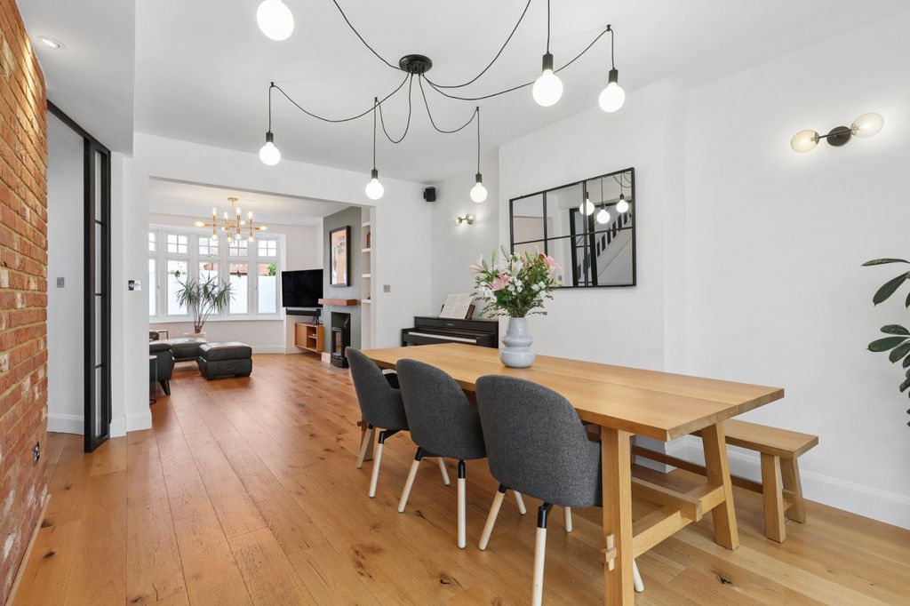 Property photo 3 of 18 Dining/Reception