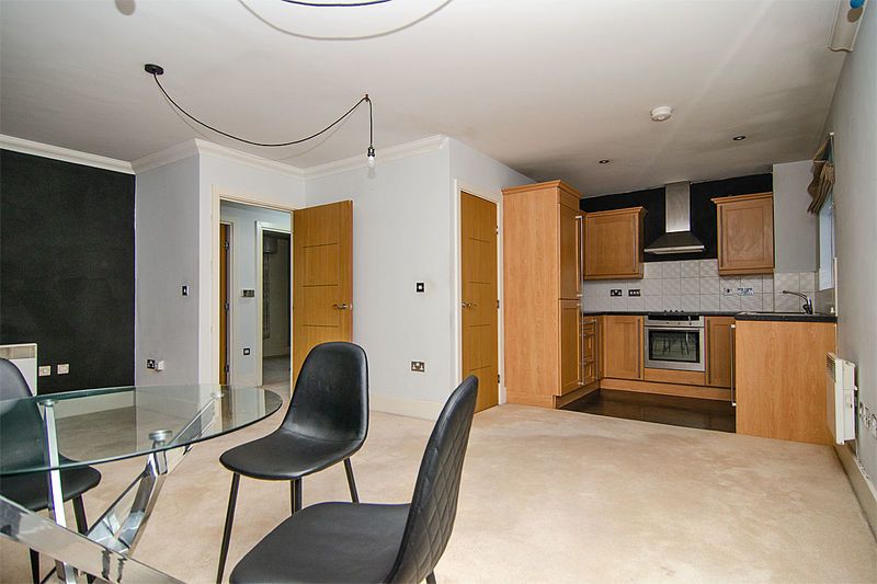 Property photo 3 of 11 Photo 6