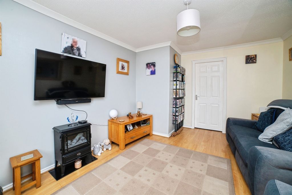 Property photo 3 of 18