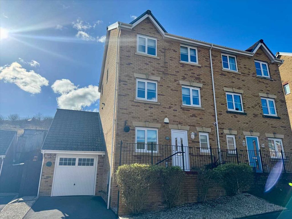 Property photo 3 of 33 Exterior