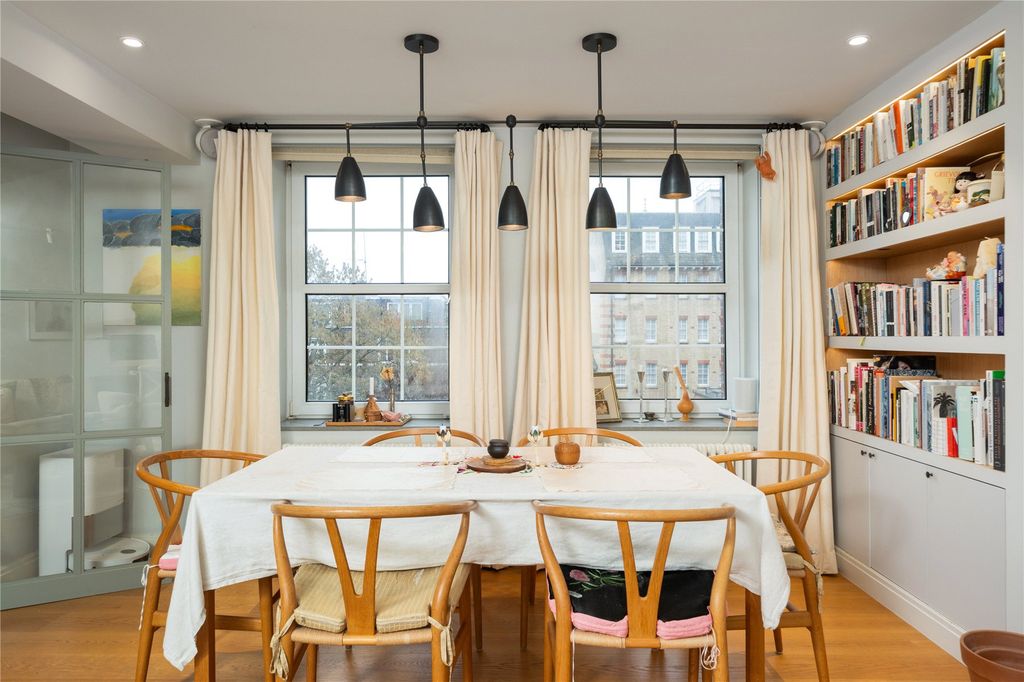 Property photo 2 of 18 Reception