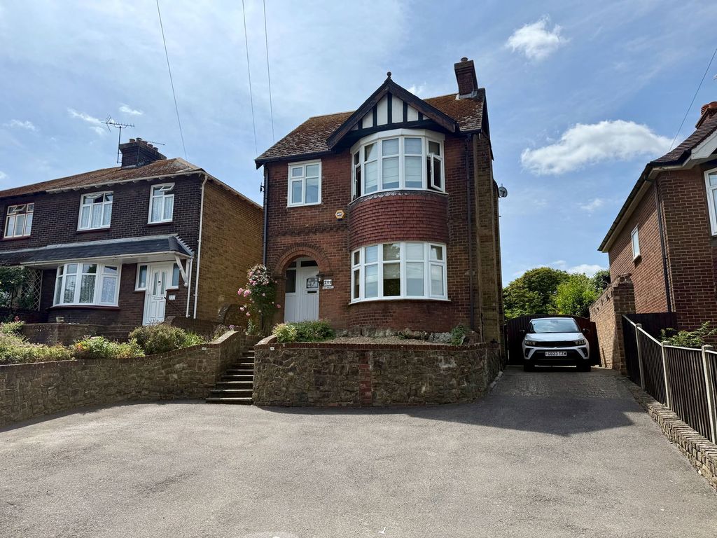 Property photo 2 of 19