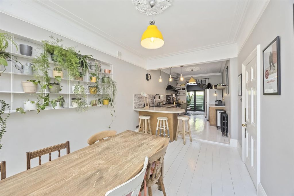 Property photo 3 of 28 Kitchen/Dining Room