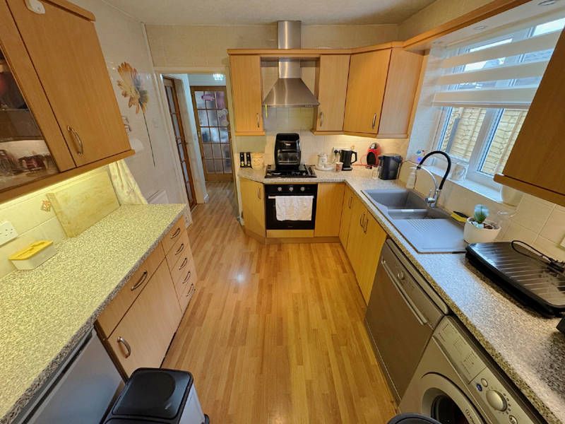 Property photo 2 of 25 Kitchen