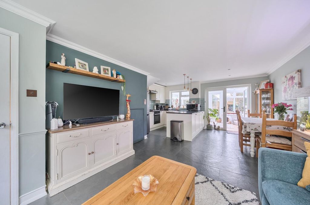 Property photo 2 of 16 1401520-5-696E160650B31.Jpg