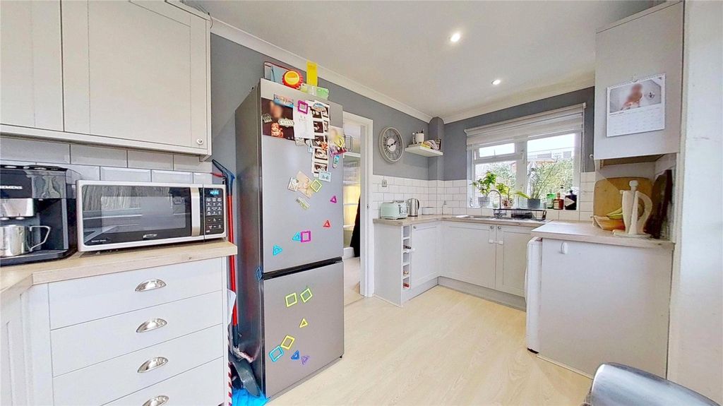 Property photo 3 of 14 Picture No. 12