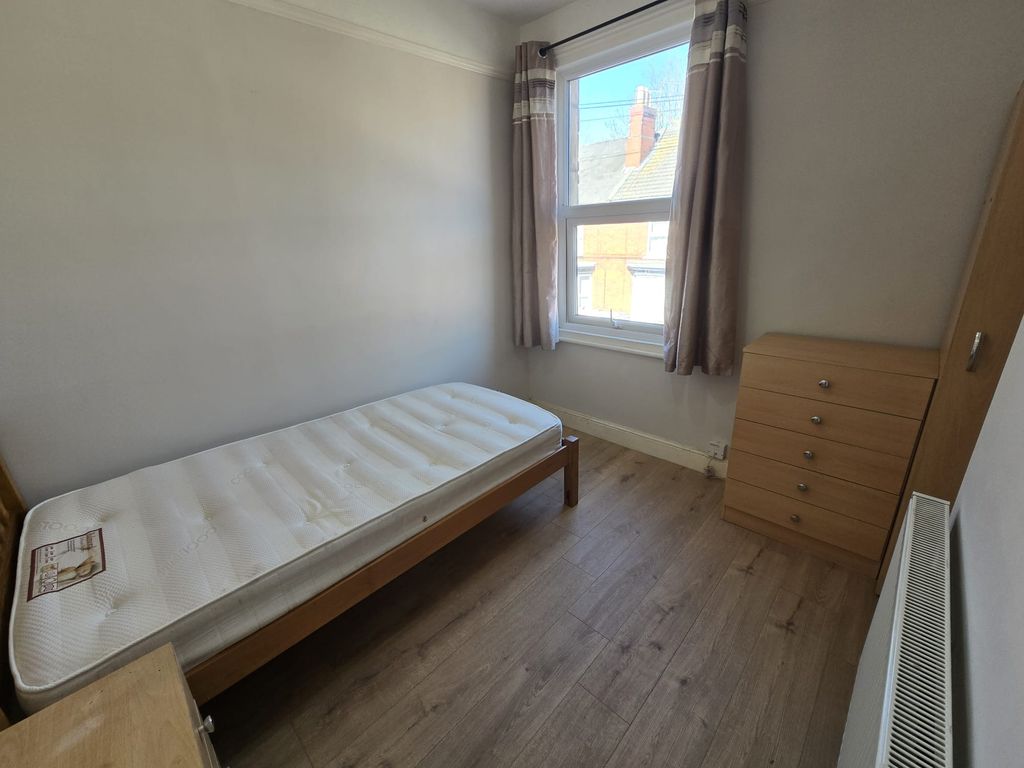 Property photo 2 of 3