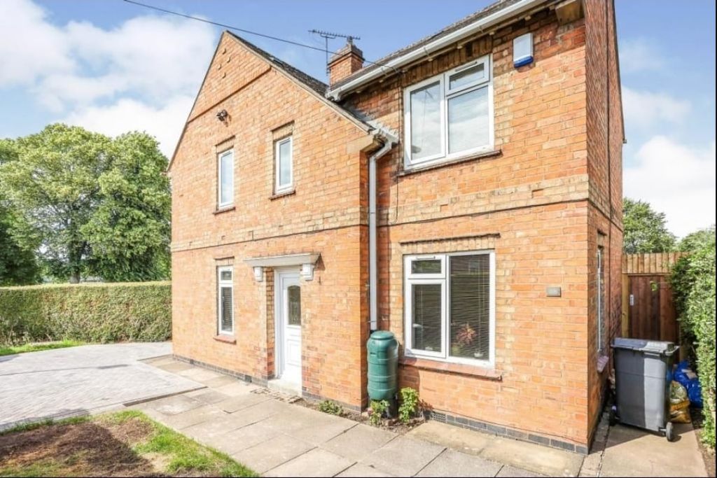 Property photo 1 of 5