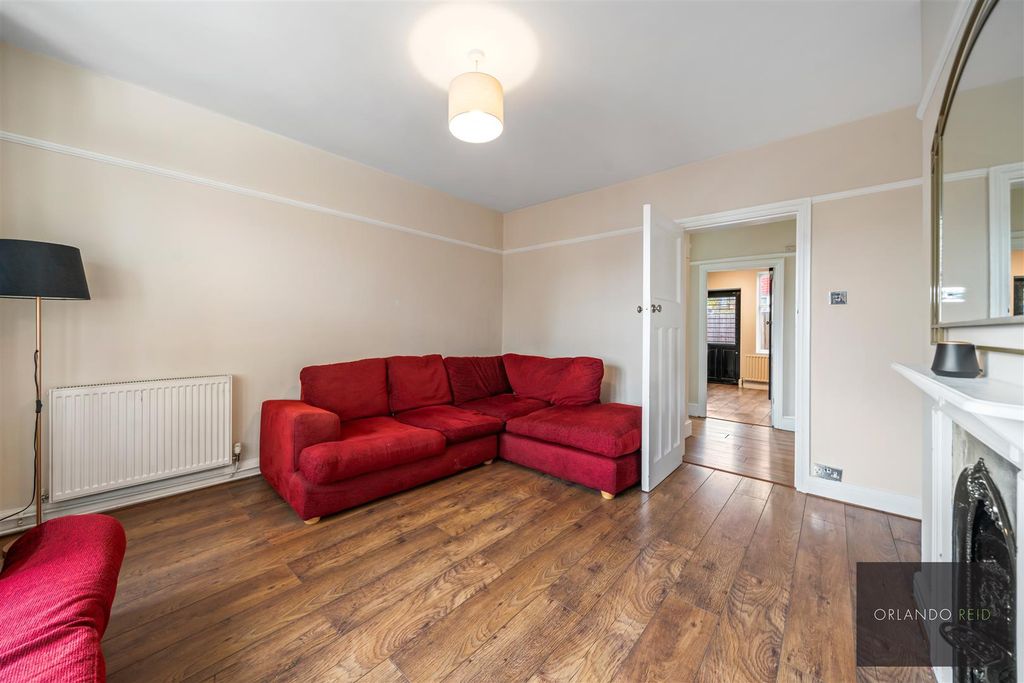 Property photo 3 of 8 Flat 2, Avenue House Sw4 8Be-11.Jpg