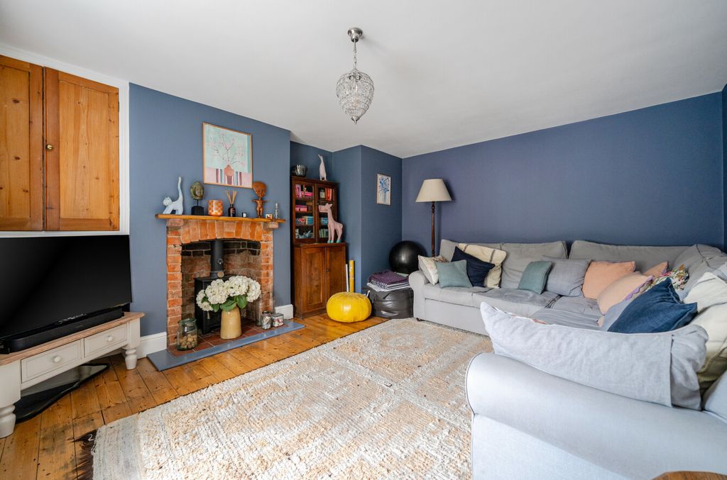 Property photo 3 of 16 1486560-35-6A5670...