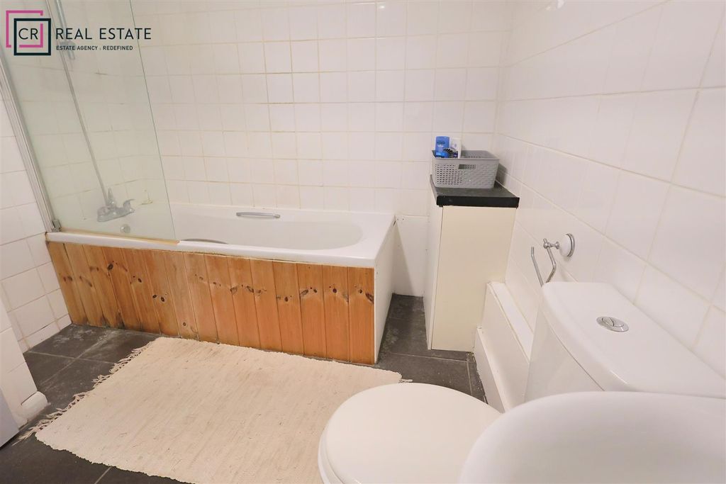 Property photo 3 of 6 Bathroom