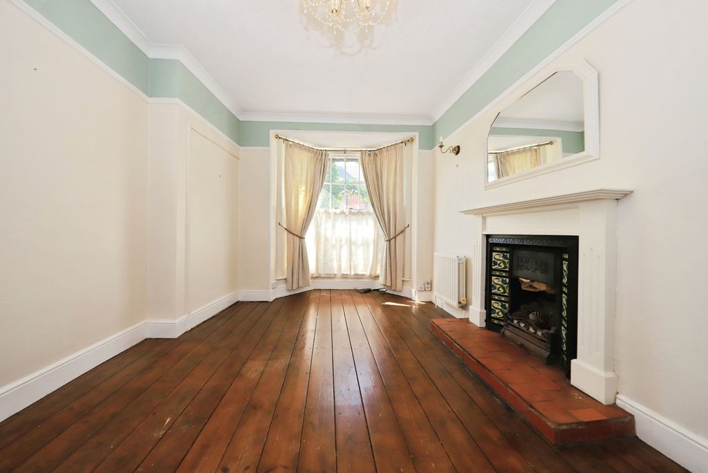 Property photo 2 of 17 Photo