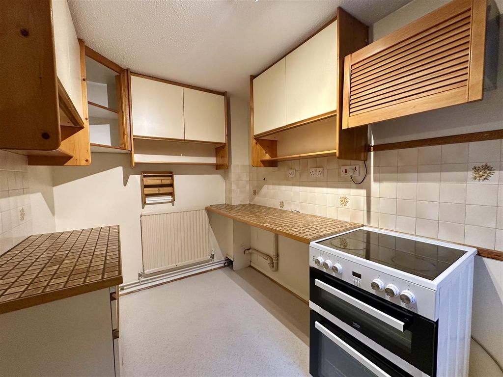 Property photo 2 of 21