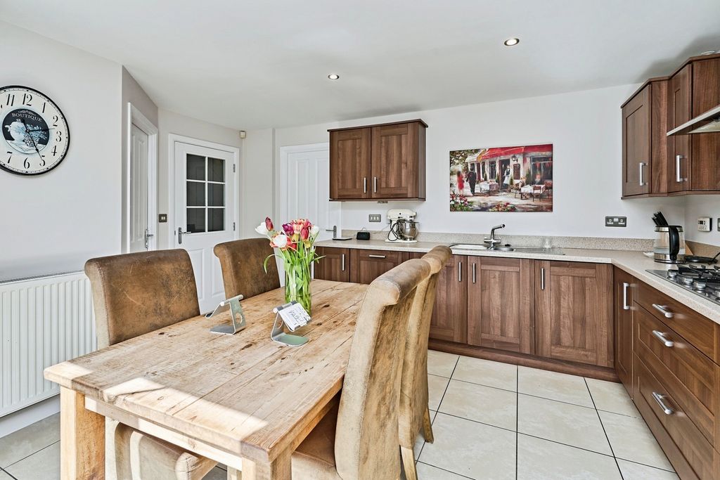 Property photo 2 of 27 Kitchen