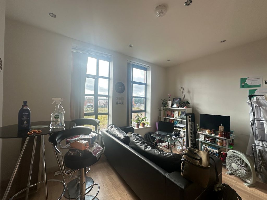 Property photo 3 of 8 Picture No. 05