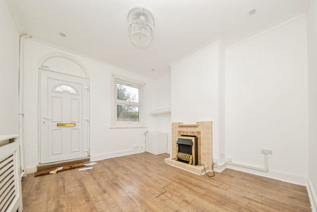 Property photo 2 of 10 Photo