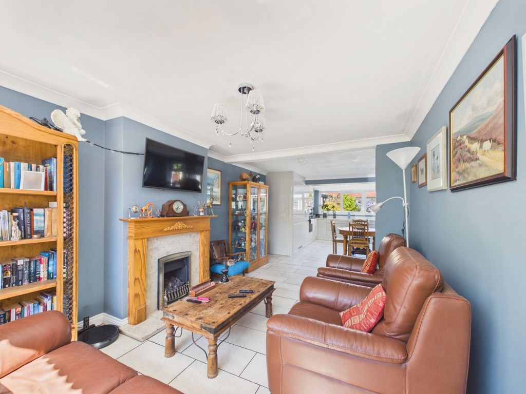 Property photo 3 of 16 5062085