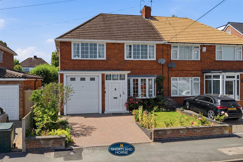 Property photo 1 of 30 22 Maidavale Crescent (29 Of 29).Jpg