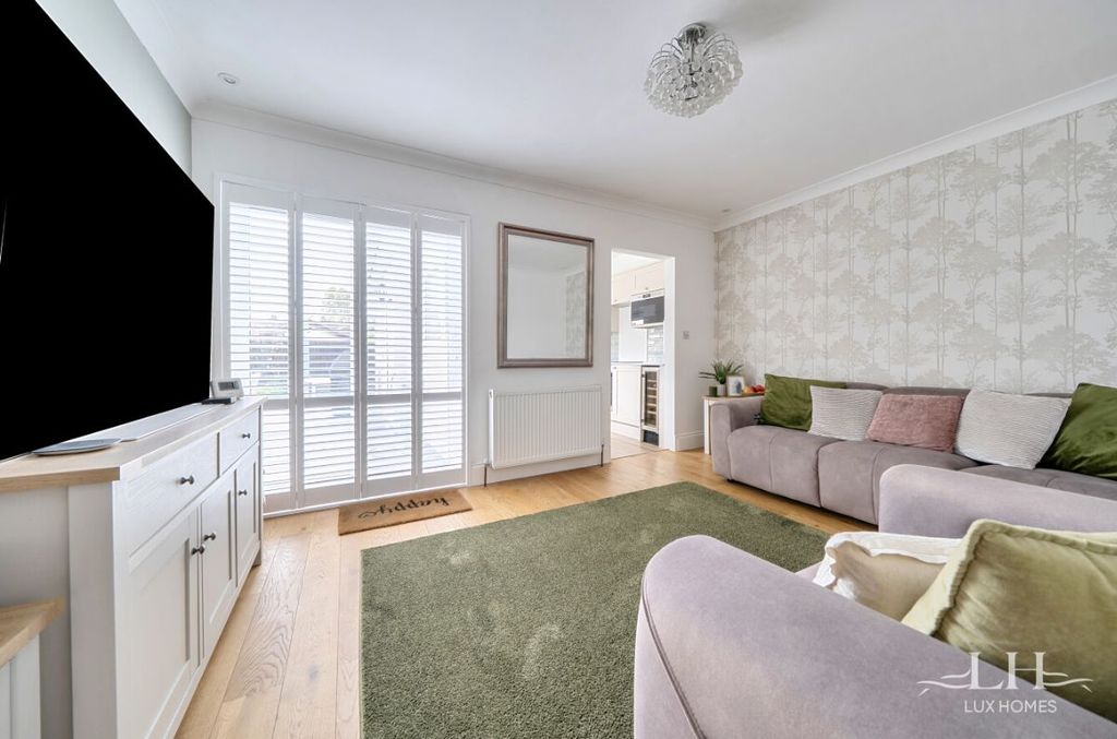 Property photo 2 of 21