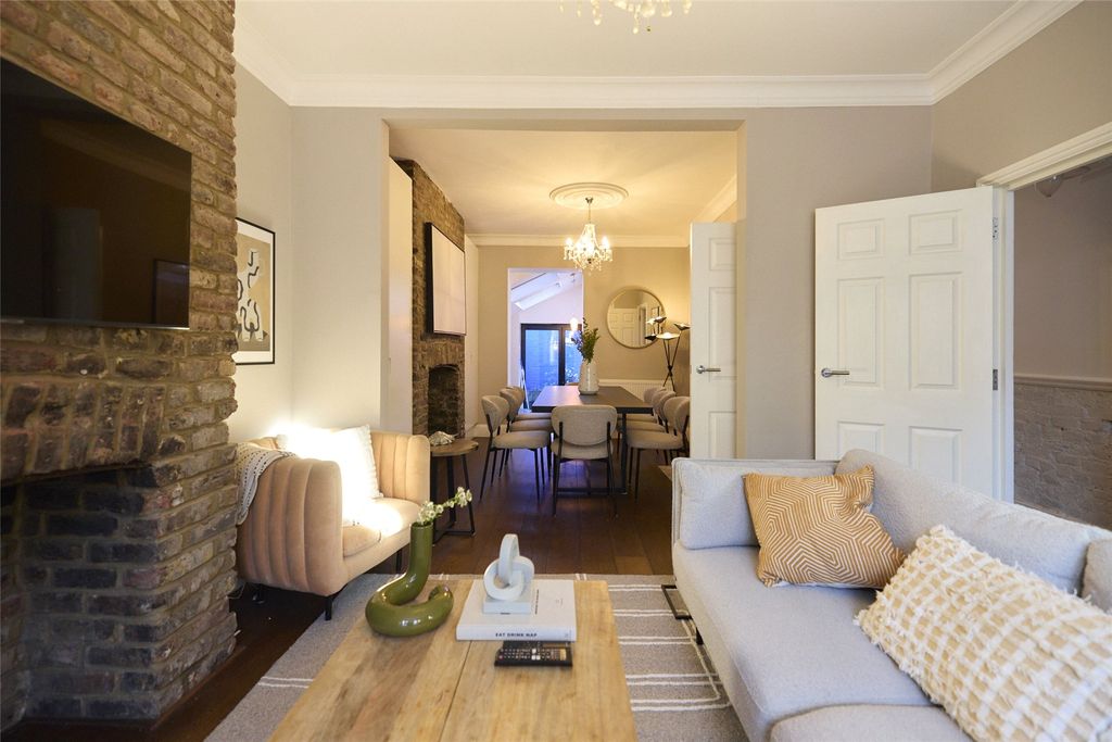 Property photo 3 of 19 Picture No. 16